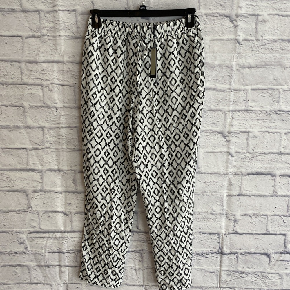 Tahari NWT Black & White Casual Boho Resort Wear Jogger Style Pull On Pants M